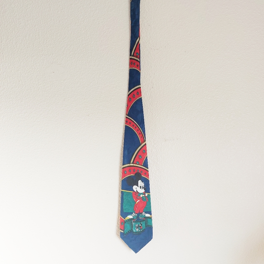 MICKEY MOUSE IN SUITE TIE BLUE WITH BRIGHT COLORS
